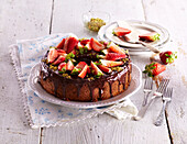 Strawberry wreath with chocolate sauce