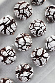 Schokoladen-Crinkle-Cookies