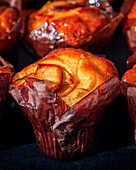 Apple muffins (close-up)