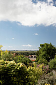 Hinterer Garten und Landschaft in Arundel, West Sussex