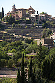 Szenen von Mallorca -Majestätische Stadt auf einem Hügel