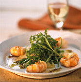 Salad of tiger prawns and scallops and wild rocket with mint and grape dressing