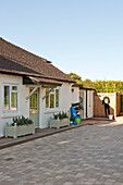 Einstöckiges Ferienhaus mit gepflasterter Auffahrt, Cornwall, UK