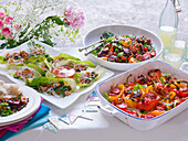Salat-Häppchen, bunter Salat mit Chorizo und Ofenpaprika