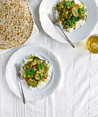 Green lamb curry with rice and pita bread
