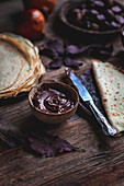 Chocolate spread to be served with crepes