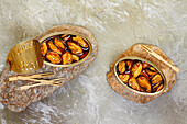Preserved mussels in tins