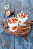 Chia pudding with figs