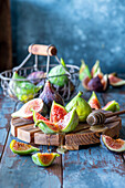 Fresh figs with honey