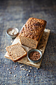 Quick wholewheat spelt bread with linseed and sunflower seeds (vegan)