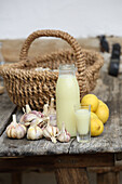 Knoblauch-Zitronen-Trunk bei verkalkten Adern und Herzkranzgefäße