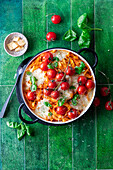 Pasta bake with tomatoes