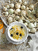 Salad with white onions, oranges and olives