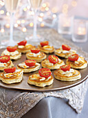 Scones with goat cheese and cocktail tomatoes