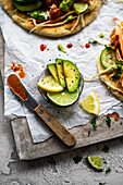 Avocado with lime for naan bread with grilled salmon