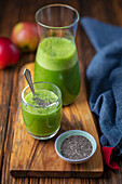 Spinach smoothie with apple