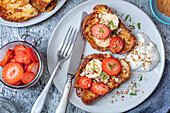 French toasts made with brioche with starwberries and banana