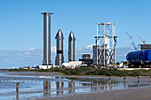 SpaceX starship prototypes and Super Heavy booster
