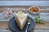 Vegane Rhabarber-Mandelcreme-Torte