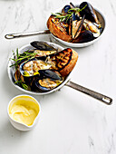15-minute moules mariniere