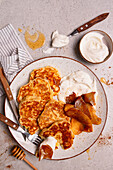 Yeast pancakes with caramelized apples and cinnamon