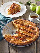 Caramel apple pie