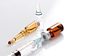 Amber vial and ampule with syringe