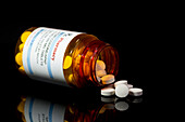 Hydrocodone and acetaminophen bottle and tablets