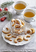 Vanilla-almond crescent cookies