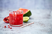 Limonade aus Granatapfel und Wassermelone (Karibik)