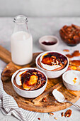 Millet chocolate pudding with caramelized bananas and jam