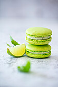 Macaroons with lime and basil (vegetarian)