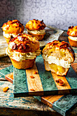 Caramelised almond muffins with apples