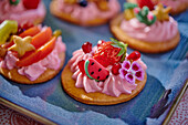 Tartelettes with mascarpone cream and fruit