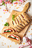 Sesame strudel with spinach and peppers