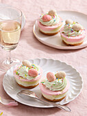 Easter mini cheesecakes with fresh fruit juice