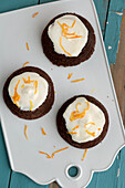 Small chocolate cakes with dark beer, orange and almond