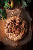 Rustic tart - apples and cinnamon
