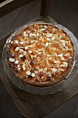 Apricot and lemon cake with almonds