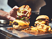 Prepare Chilli Cheese Burger