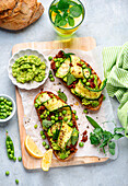 Bruschetta with grilled courgette and peas