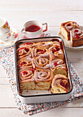 Yeasted swirl buns with jam