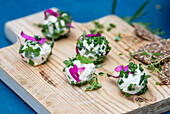 Cream cheese balls with herbs