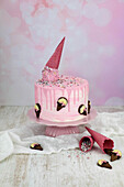 Pinkfarbene Eiscreme-Torte