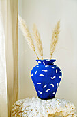 Handbemalte Vase mit Pampasgras