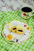 Honig-Kirsch-Cupcakes zum Kaffee