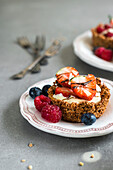 Granola tartlets with berries
