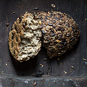 Gluten-free bread with grains