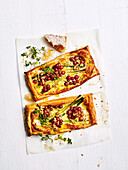 Blue cheese and leek tarts with roasted grapes