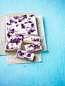 Cheesecake mit Blaubeer-Swirl